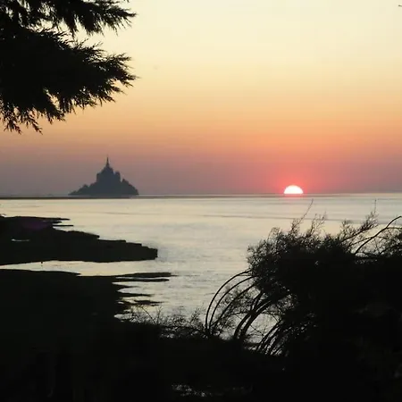 De Douanier En Baie Du Mont Saint Michel Insolite